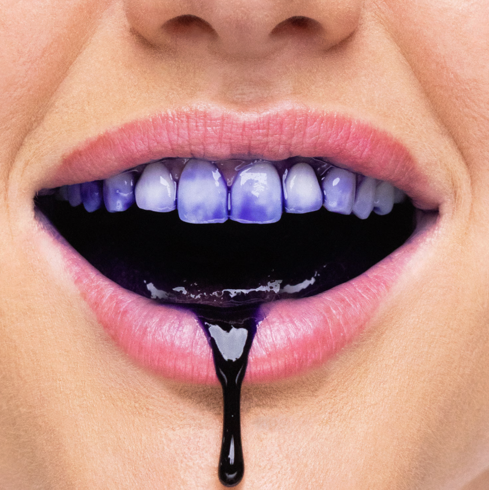 L'incontournable dentifrice blanchissant violet
